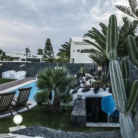 Faro Park With Private Pool Playa Blanca (Lanzarote)