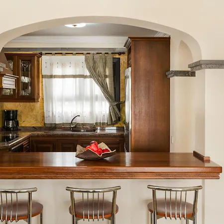 Вилла Faro Park With Private Pool *