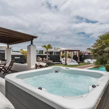 Вилла Faro Park With Private Pool