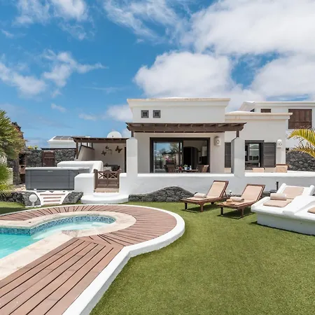 Faro Park With Private Pool Вилла Коста Бланка