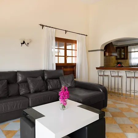 Вилла Faro Park With Private Pool *