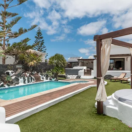 Вилла Faro Park With Private Pool